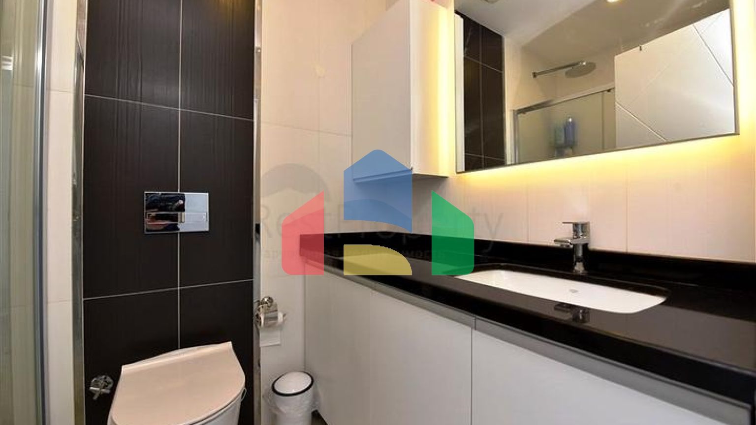 Трикімнатна квартира з панорамним видом на море