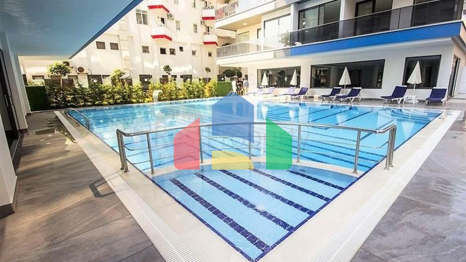 Трикімнатна квартира з панорамним видом на море