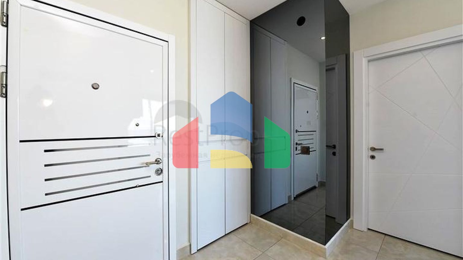 Трикімнатна квартира з панорамним видом на море