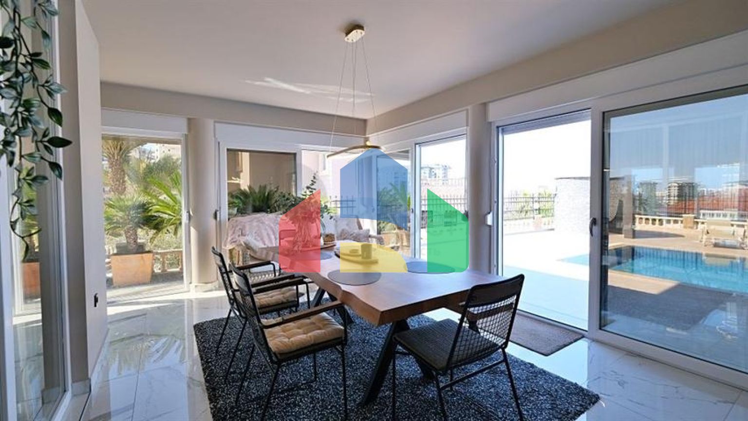 Меблированная вилла в центре Махмутлара