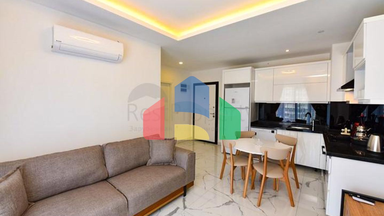 Квартира планировки 1+1 в новом комплексе в районе Махмутлар