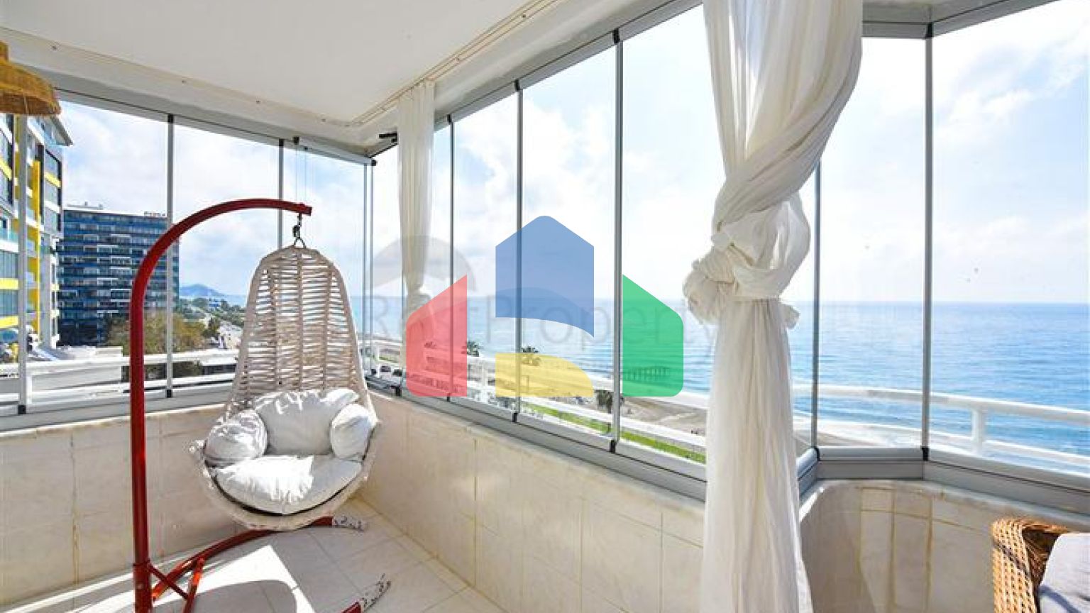 Квартира 2+1 на первой линии в районе Махмутлар