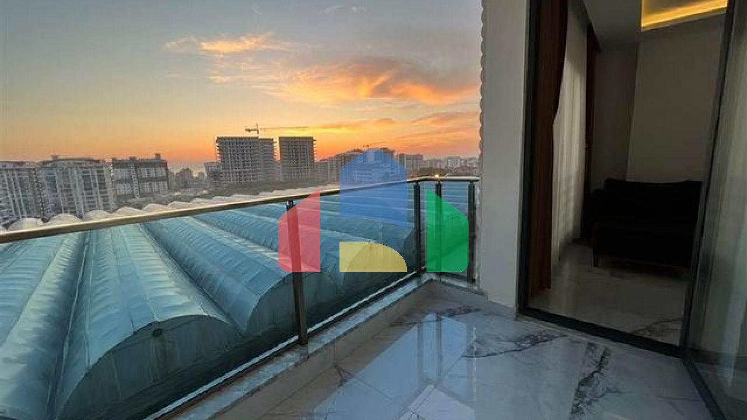 Нова стильна квартира плануванням 1 + 1 А районі Махмутлар