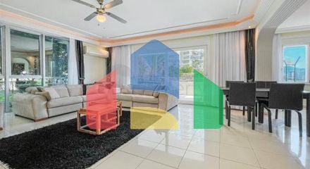 A linear 3+1 apartment for a large family
