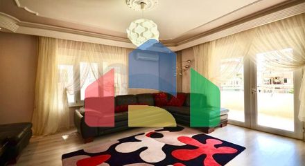 Простора квартира 3 + 1 з меблями і технікою в районі Махмутлар