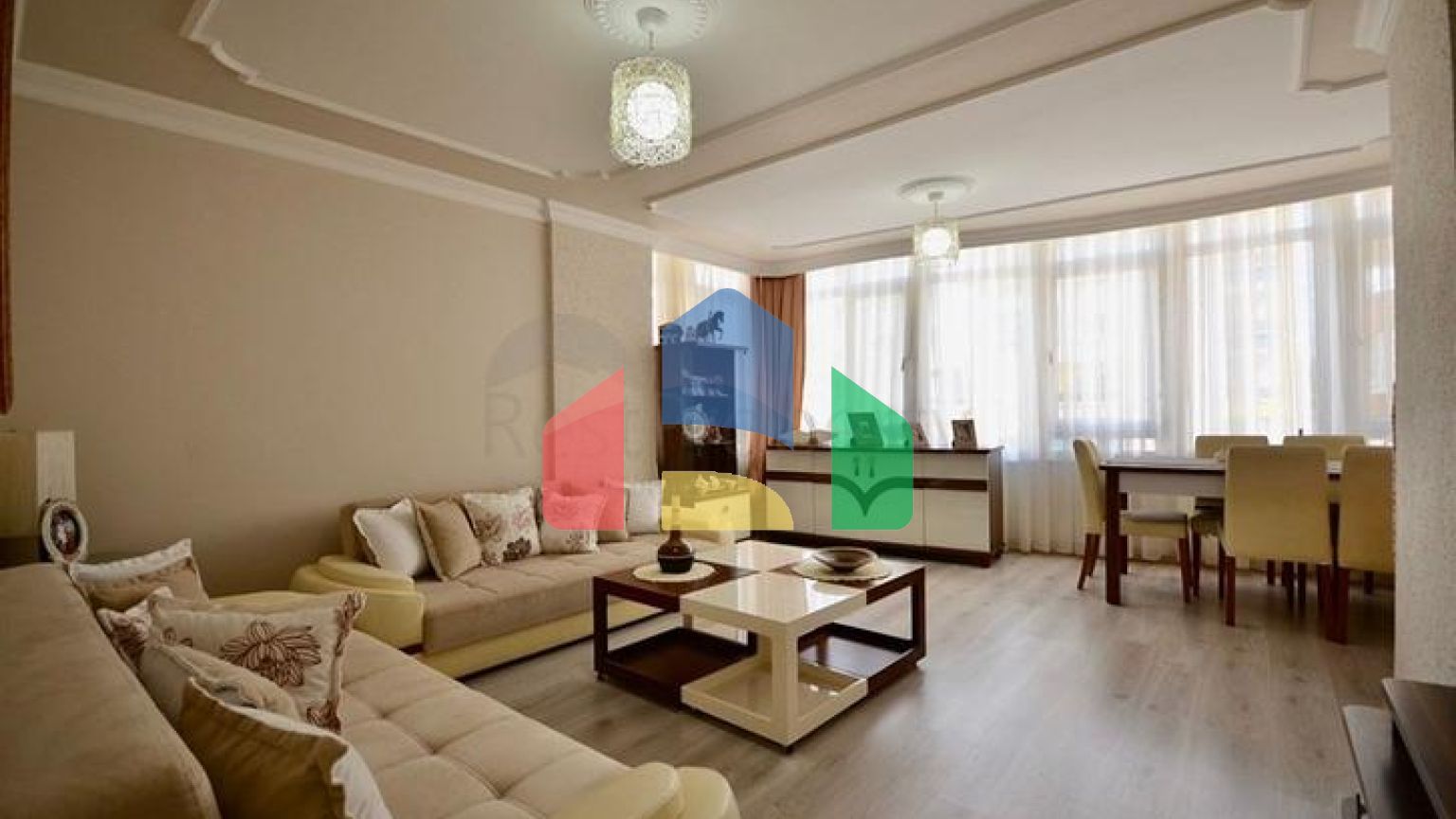 Простора квартира 3 + 1 з меблями і технікою в районі Махмутлар