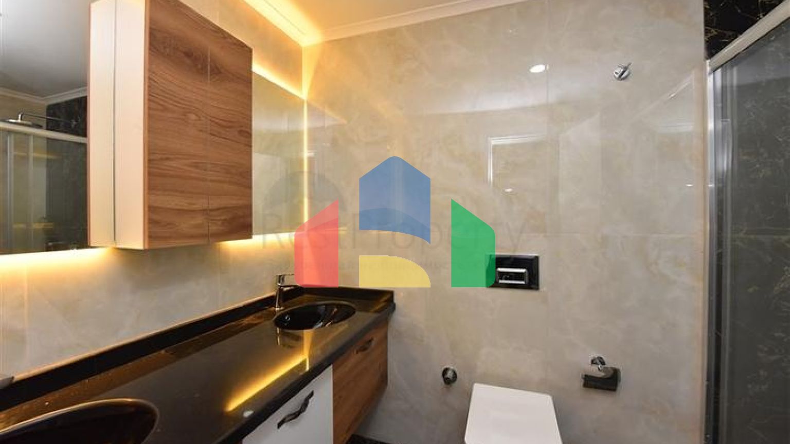 Просторий пентхаус на першій береговій лінії