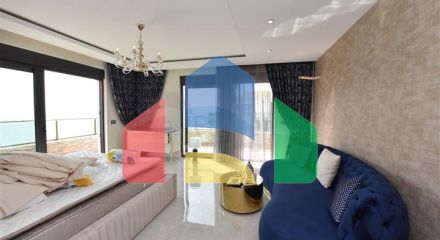 Просторий пентхаус на першій береговій лінії