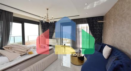 Просторий пентхаус на першій береговій лінії