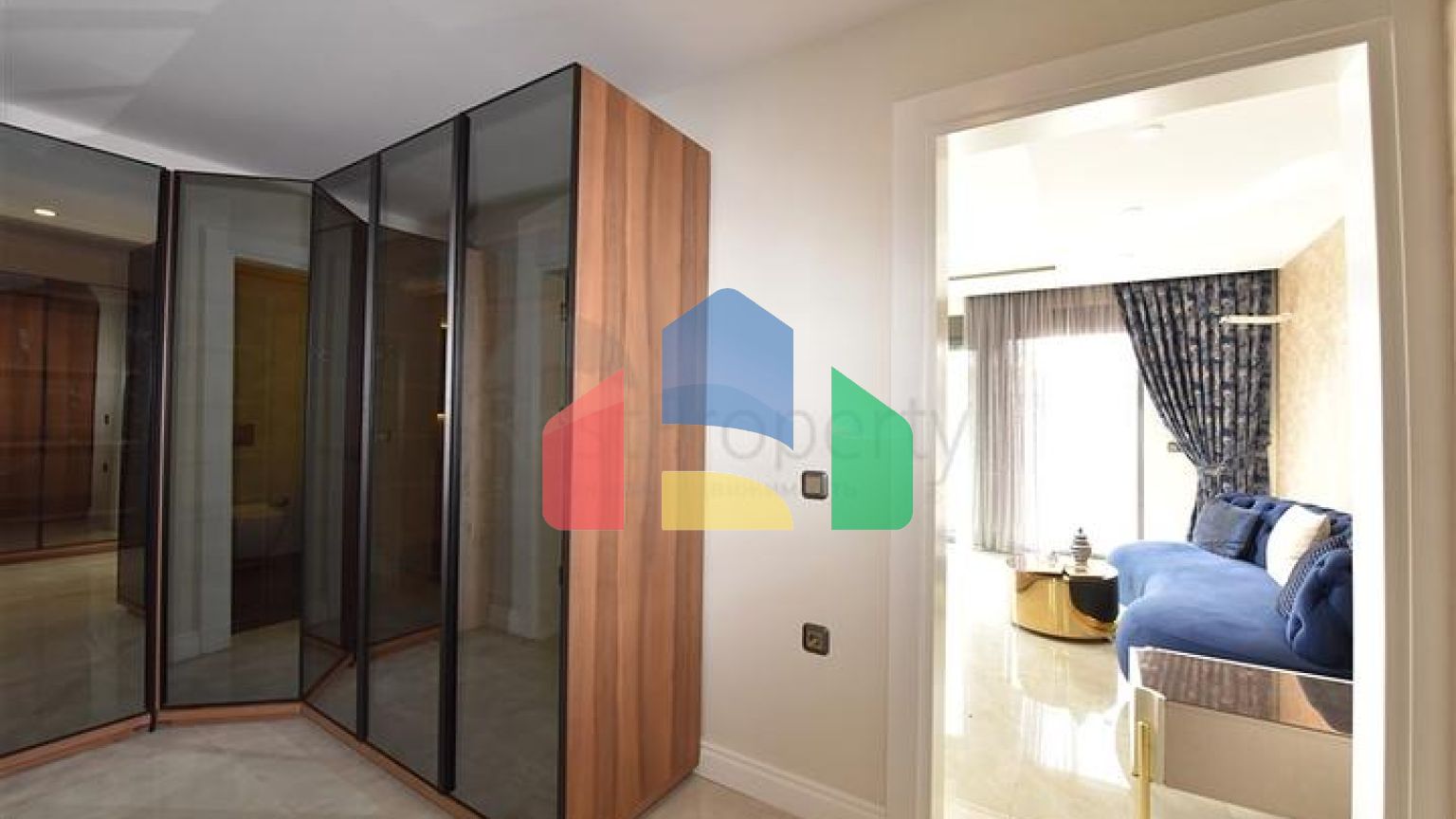 Просторий пентхаус на першій береговій лінії