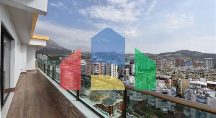 Просторий пентхаус на першій береговій лінії