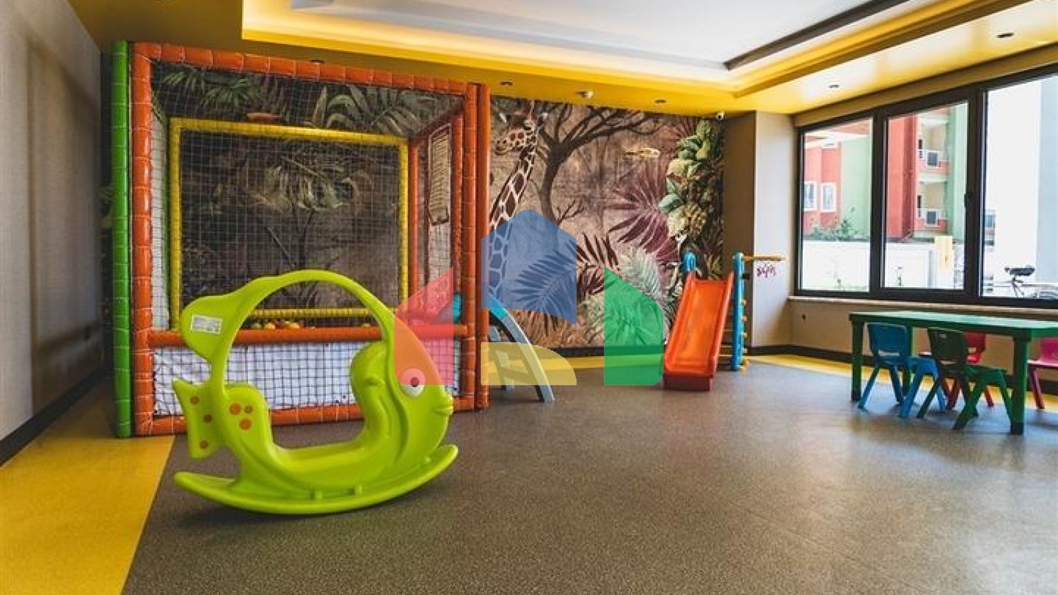 Просторий пентхаус на першій береговій лінії