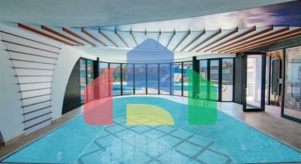 Просторий пентхаус на першій береговій лінії