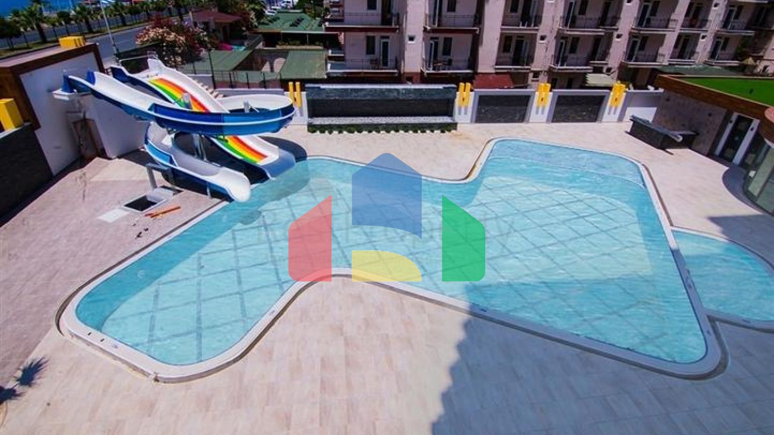 Просторий пентхаус на першій береговій лінії