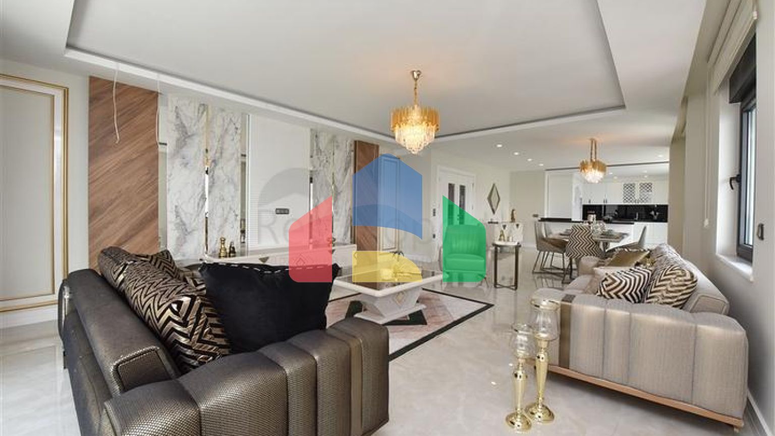 Просторий пентхаус на першій береговій лінії