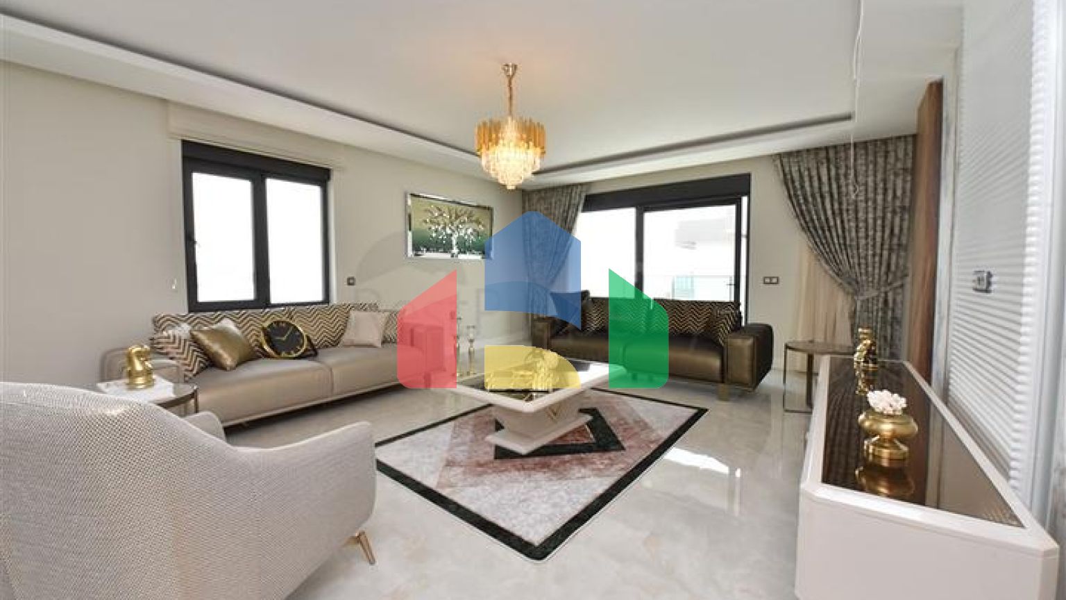 Просторий пентхаус на першій береговій лінії