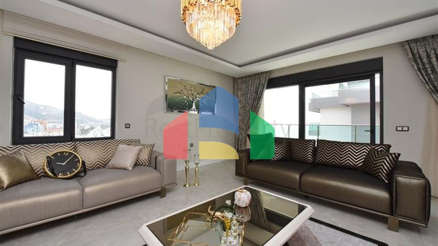 Просторий пентхаус на першій береговій лінії