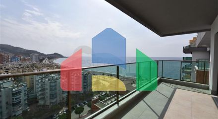 Просторий пентхаус на першій береговій лінії