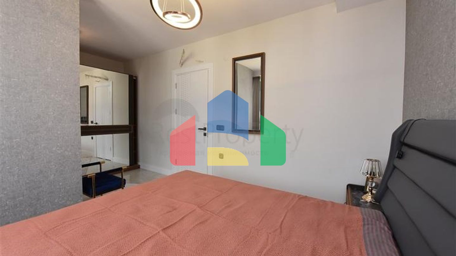 Просторий пентхаус на першій береговій лінії