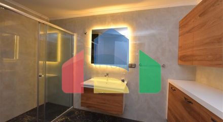 Просторий пентхаус на першій береговій лінії