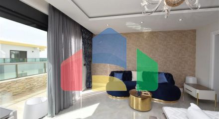 Просторный пентхаус на первой береговой линии