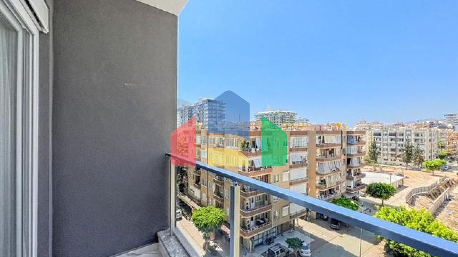 Трехкомнатная квартира в 200 м от моря в районе Махмутлар