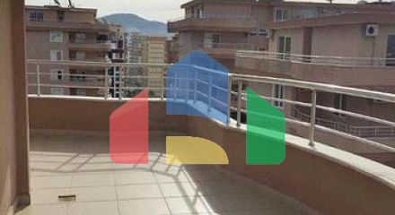 Furnished penthouse in a complex in the Mahmutlar area