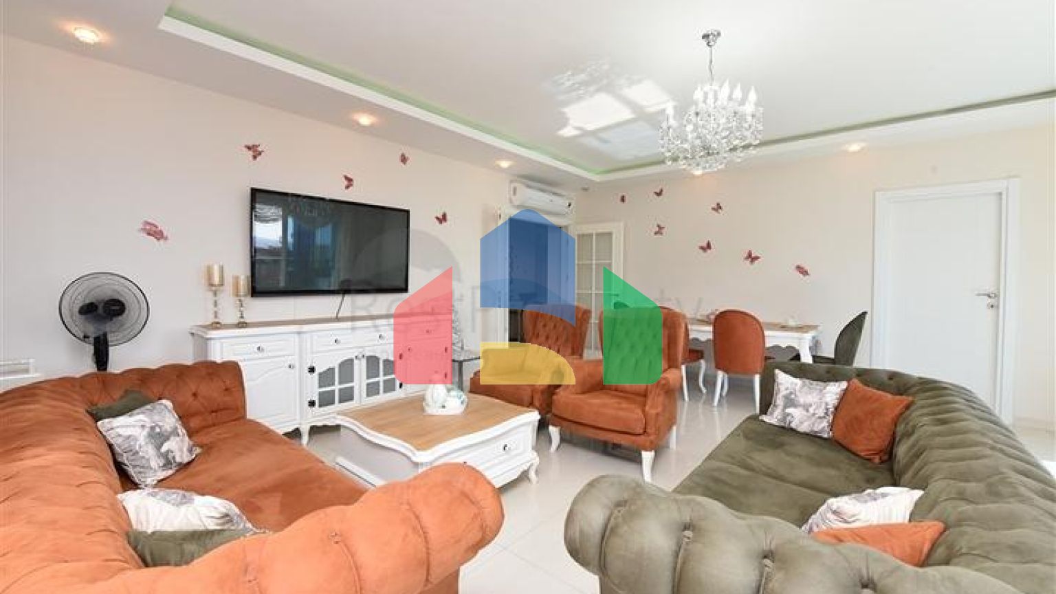 Квартира 2+1 с отдельной кухней в 125 м от моря в районе Махмутлар