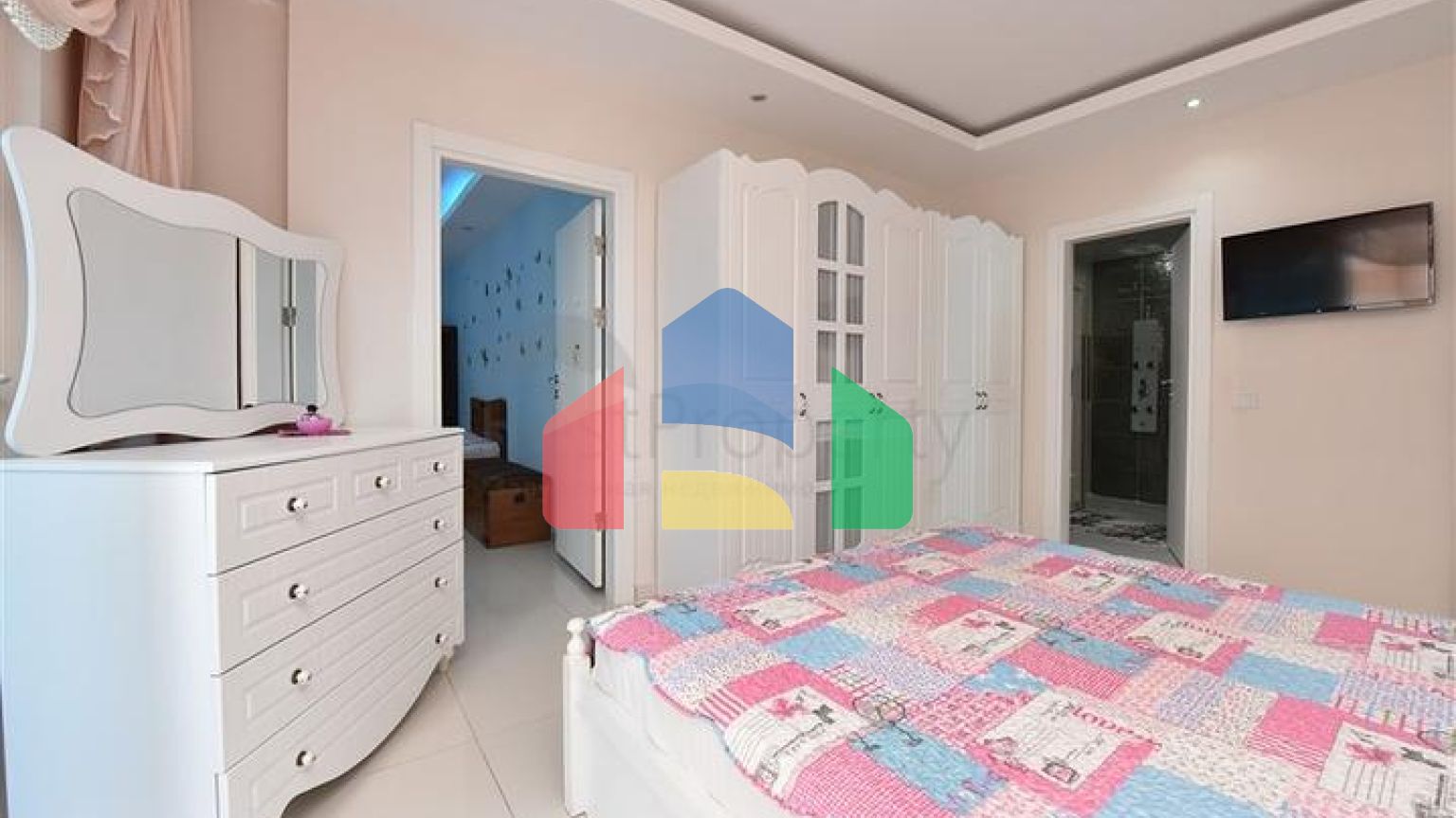 Квартира 2+1 с отдельной кухней в 125 м от моря в районе Махмутлар