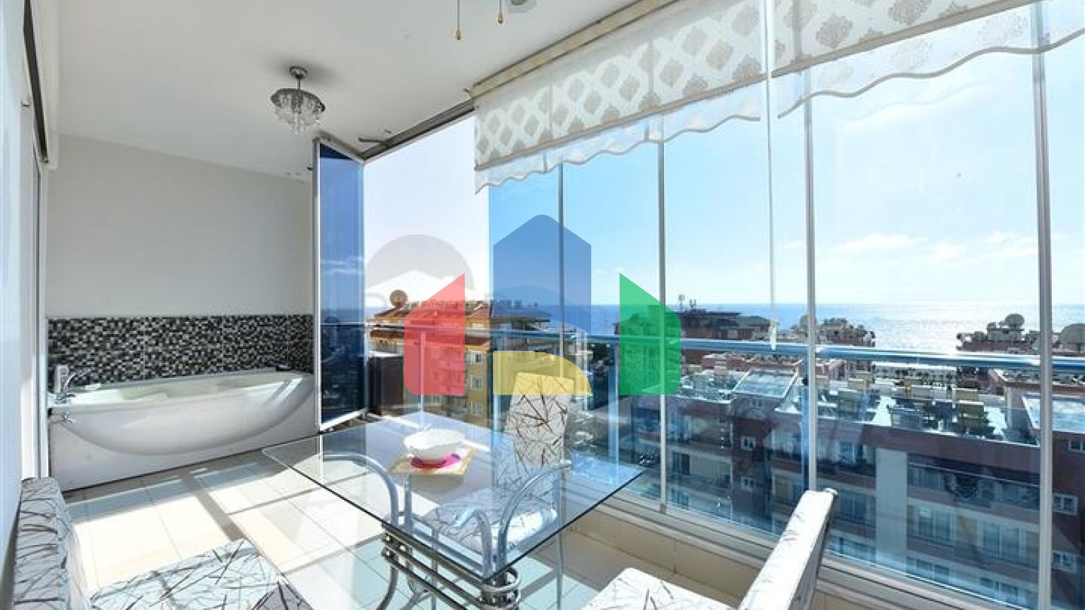 Квартира 2+1 с отдельной кухней в 125 м от моря в районе Махмутлар