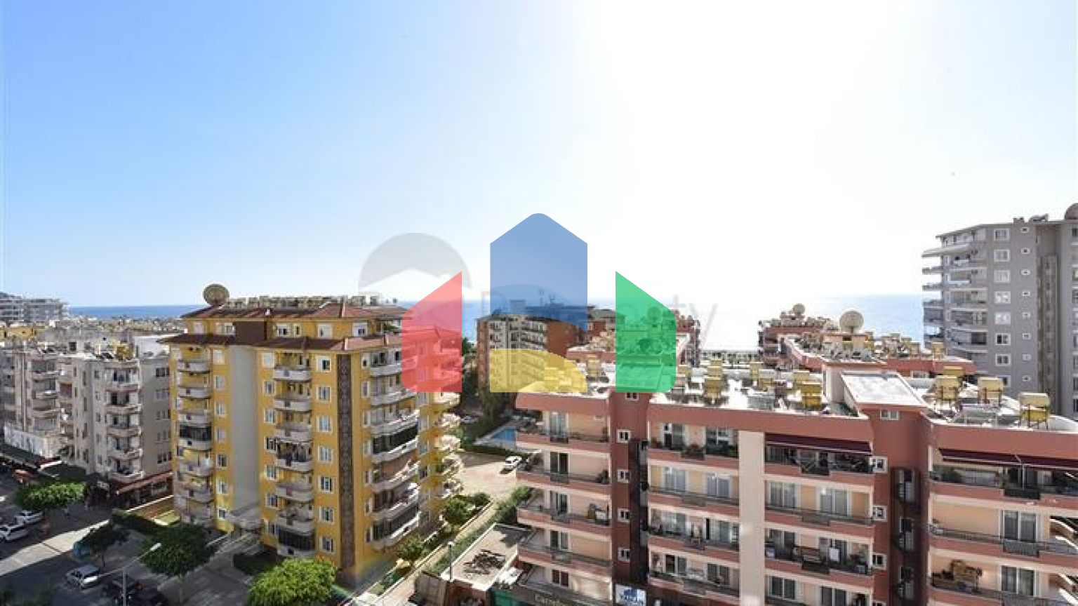 Квартира 2+1 с отдельной кухней в 125 м от моря в районе Махмутлар