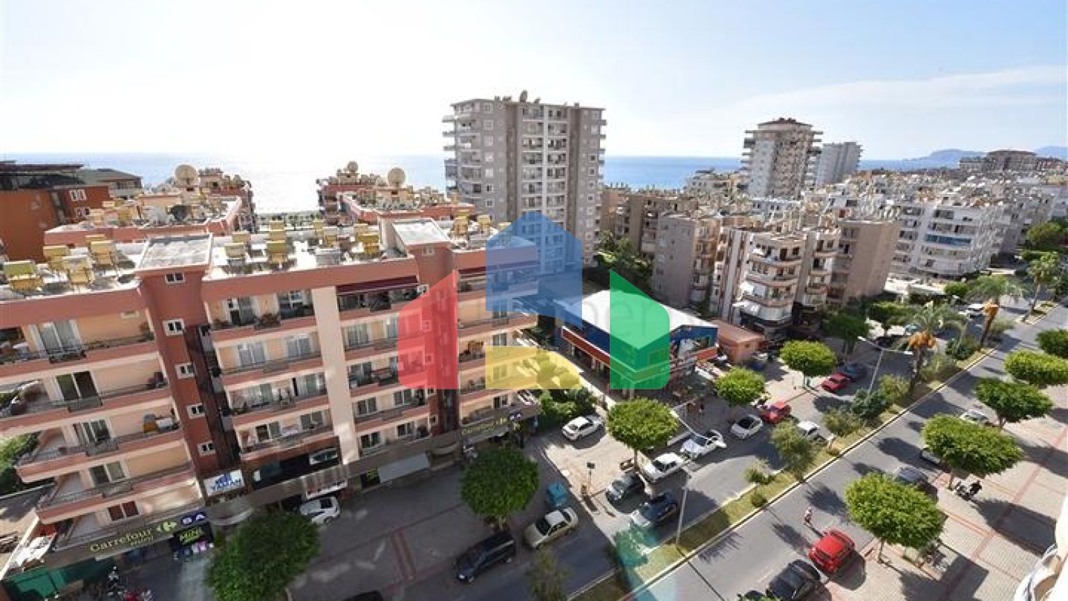 Квартира 2+1 с отдельной кухней в 125 м от моря в районе Махмутлар