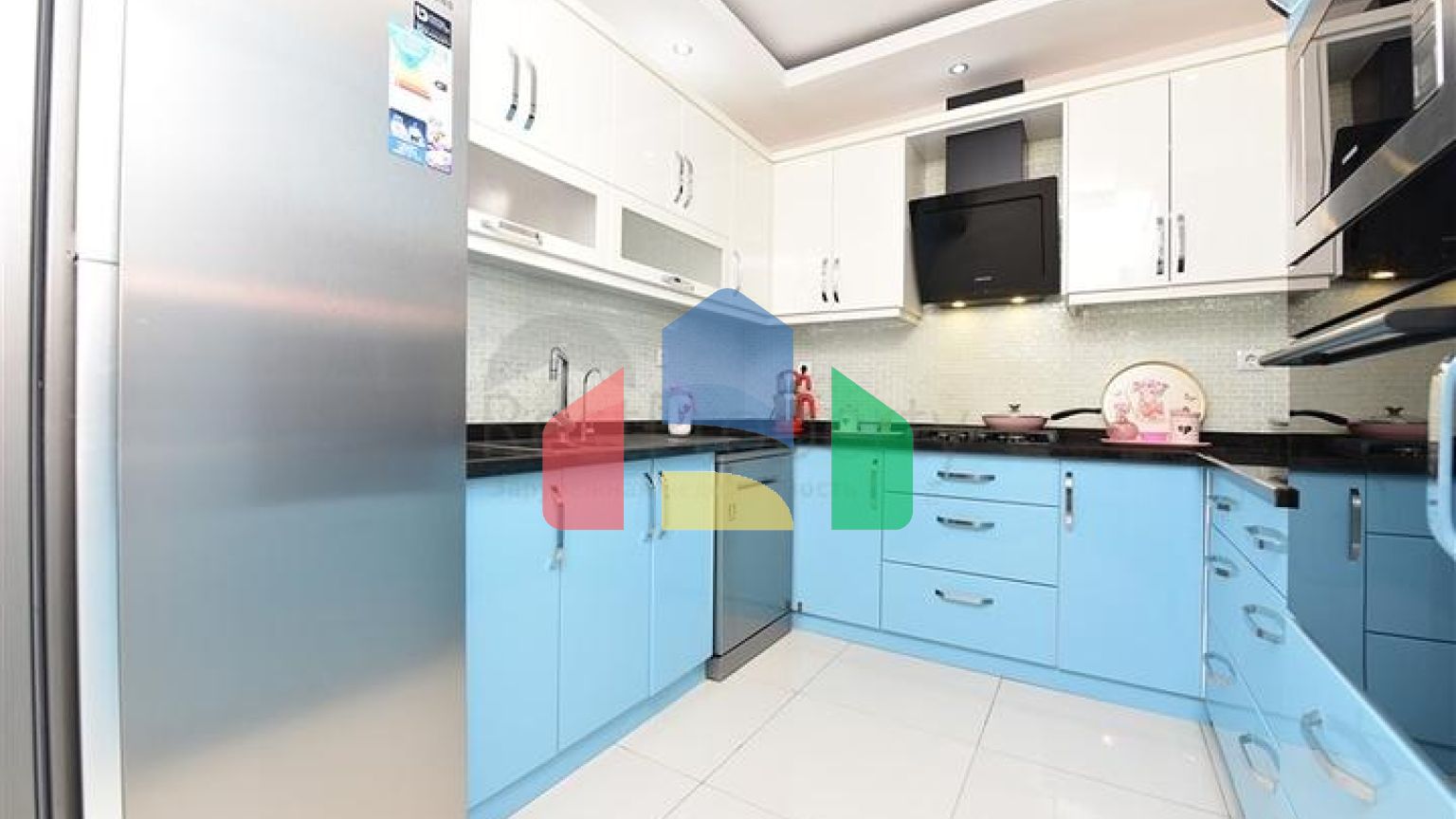 Квартира 2+1 с отдельной кухней в 125 м от моря в районе Махмутлар