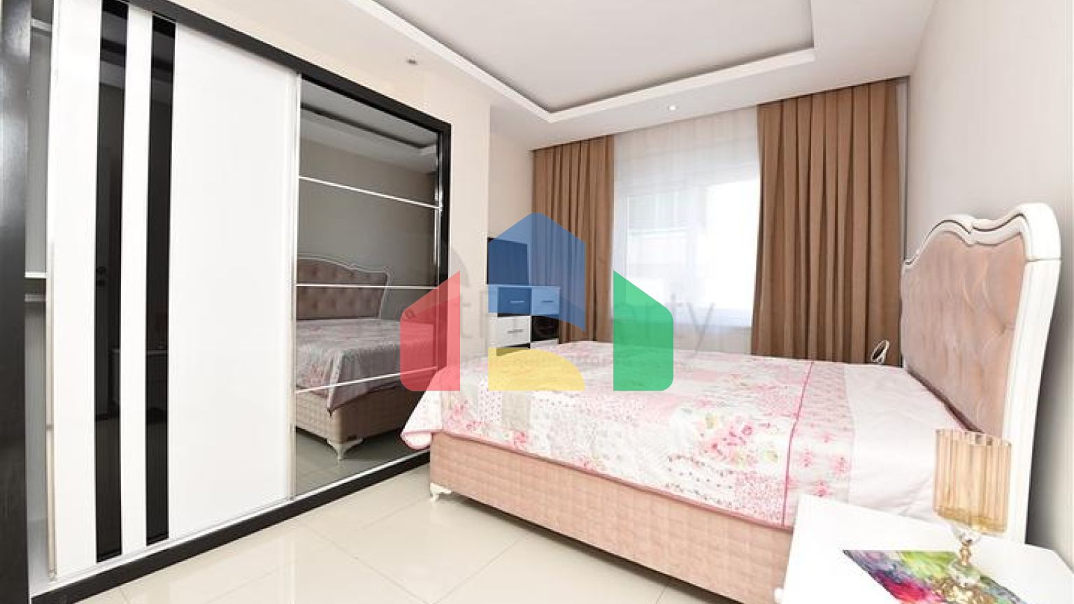 Квартира 2+1 с отдельной кухней в 125 м от моря в районе Махмутлар