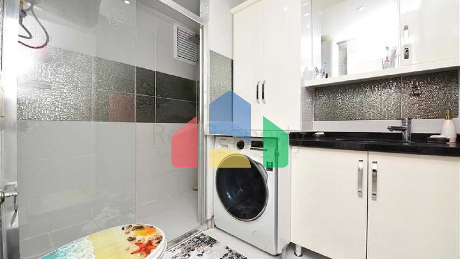 Квартира 2+1 с отдельной кухней в 125 м от моря в районе Махмутлар