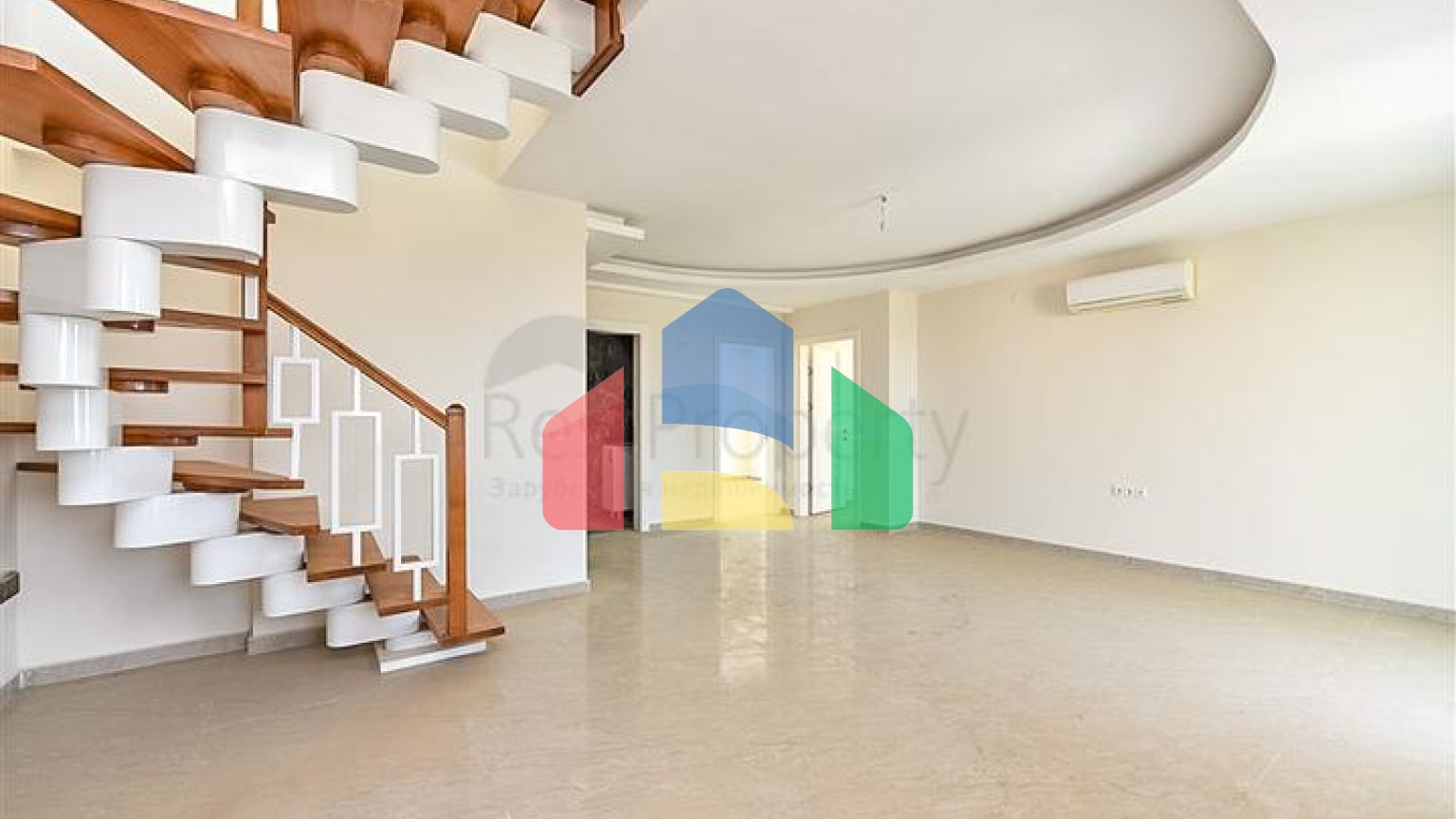 Просторий пентхаус 3 + 2 в районі Махмутлар