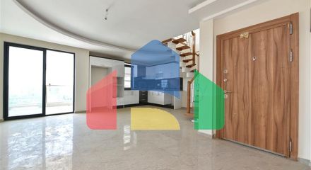 Просторий пентхаус 3 + 2 в районі Махмутлар