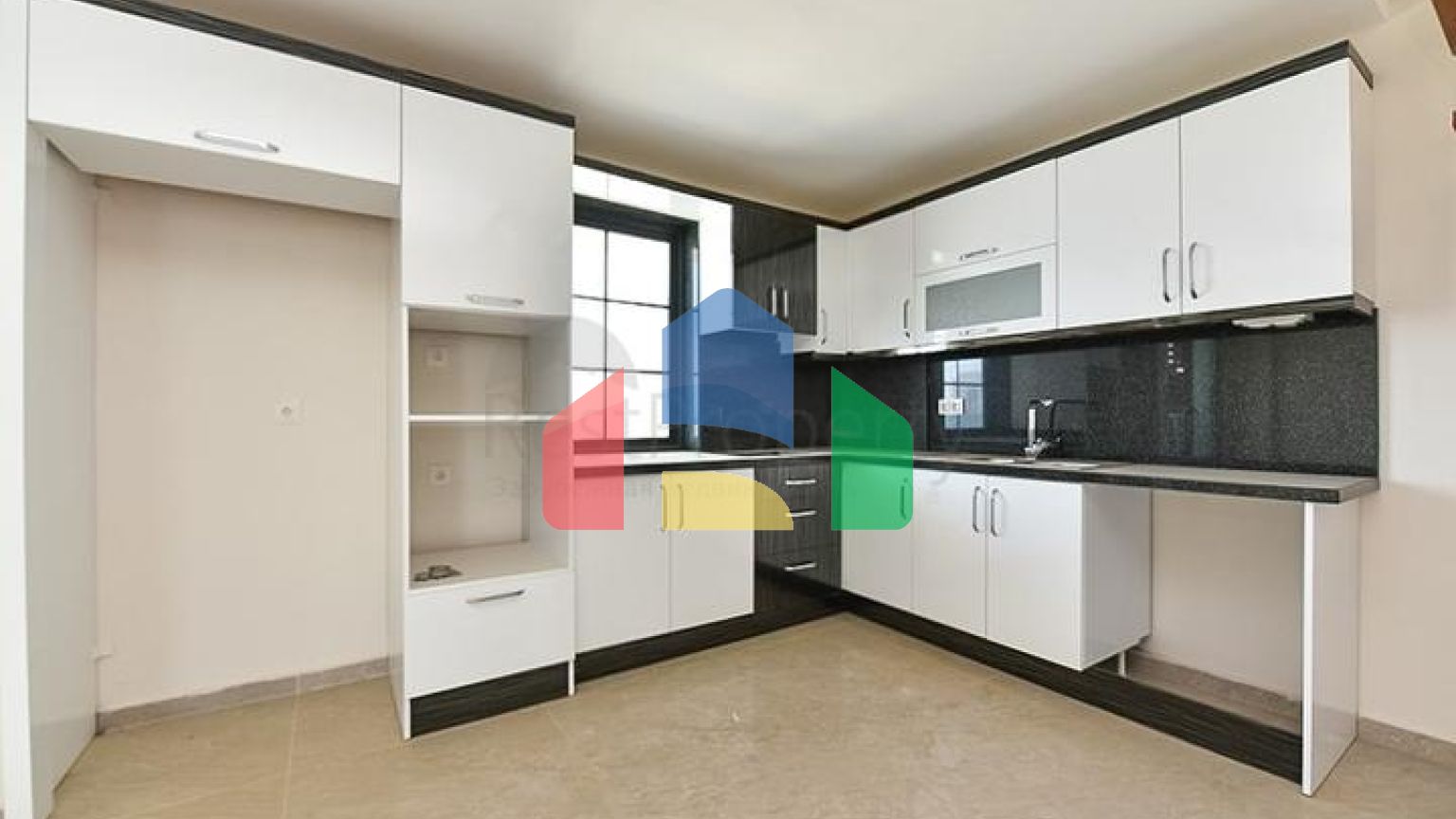 Просторий пентхаус 3 + 2 в районі Махмутлар