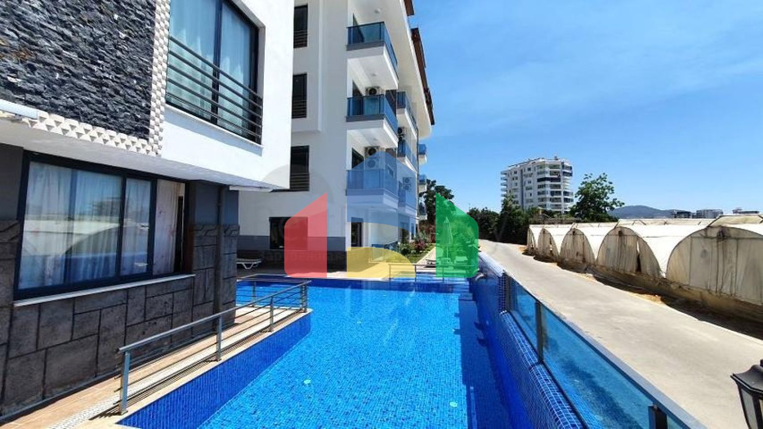 Просторий пентхаус 3 + 2 в районі Махмутлар