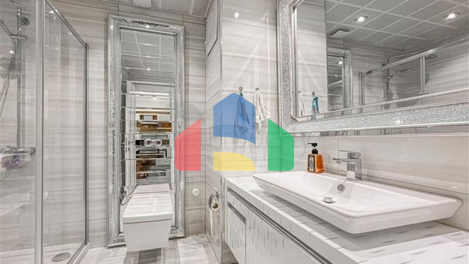 Двокімнатна квартира в одному з кращих комплексах Махмутлара