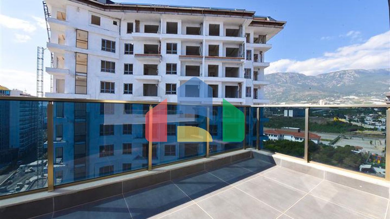 Пентхаус 2+1 в самом центре Махмутлара