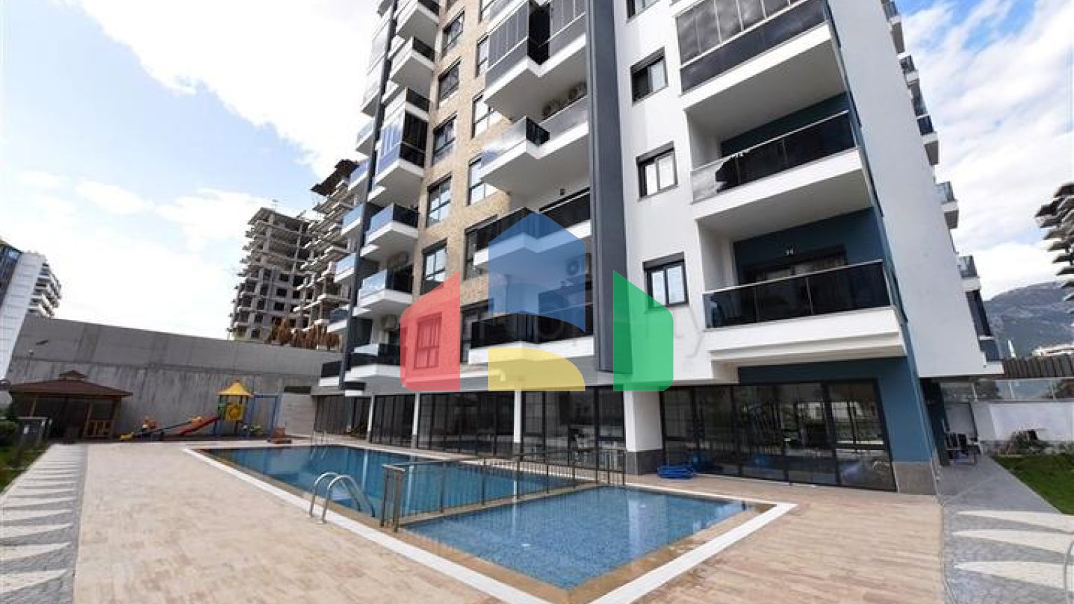 Пентхаус 2+1 в самом центре Махмутлара