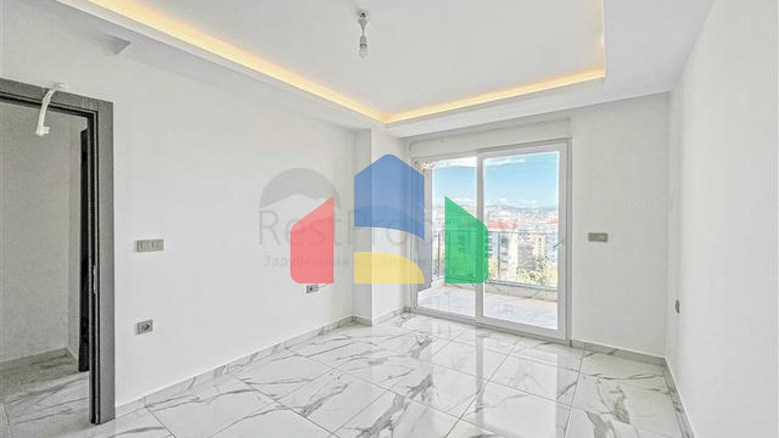 Пенхаус с видом на море в районе Махмутлар