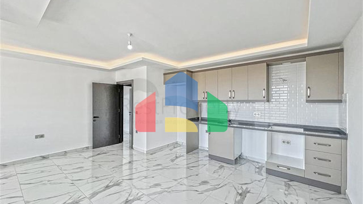 Пенхаус с видом на море в районе Махмутлар