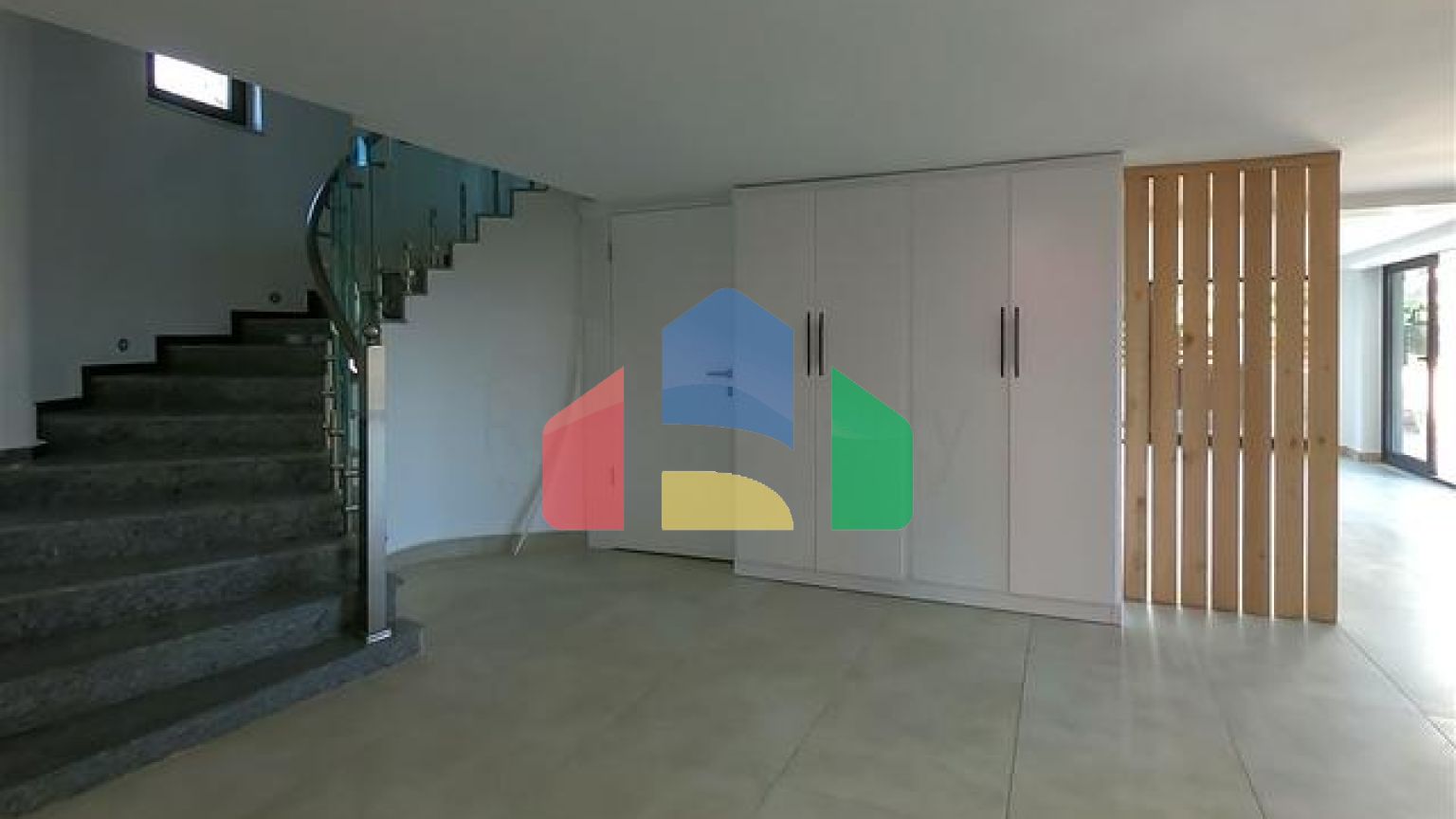 Велика вілла 4+2 у знаменитому районі Махмутлар