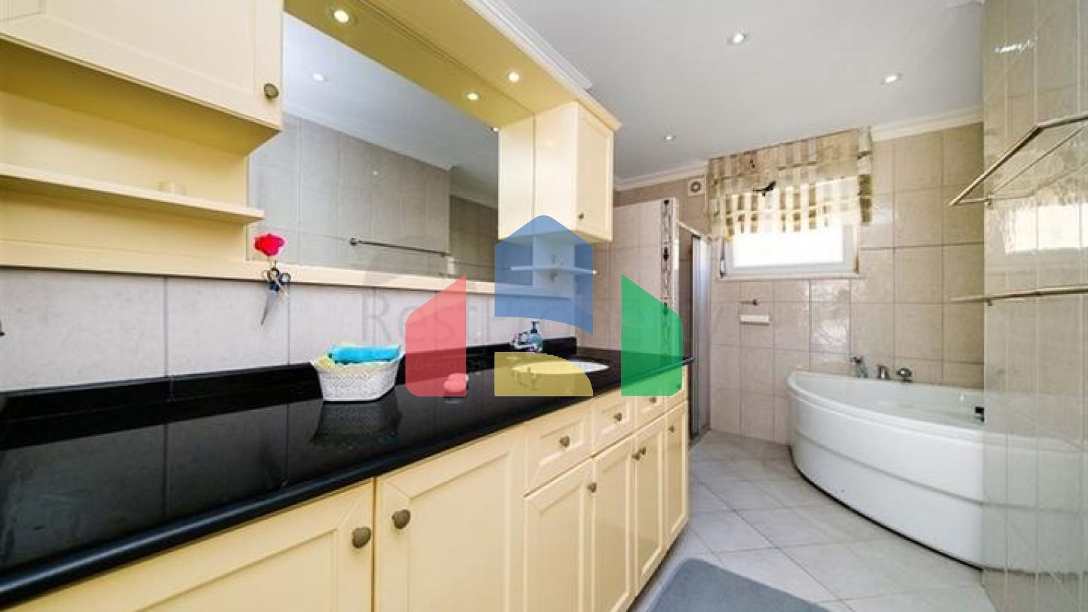 Приватна вілла 2 + 1 в районі Махмутлар всього в 900м від Середземного моря