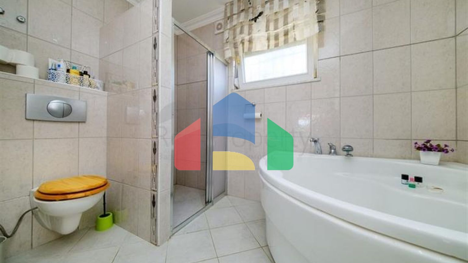 Приватна вілла 2 + 1 в районі Махмутлар всього в 900м від Середземного моря