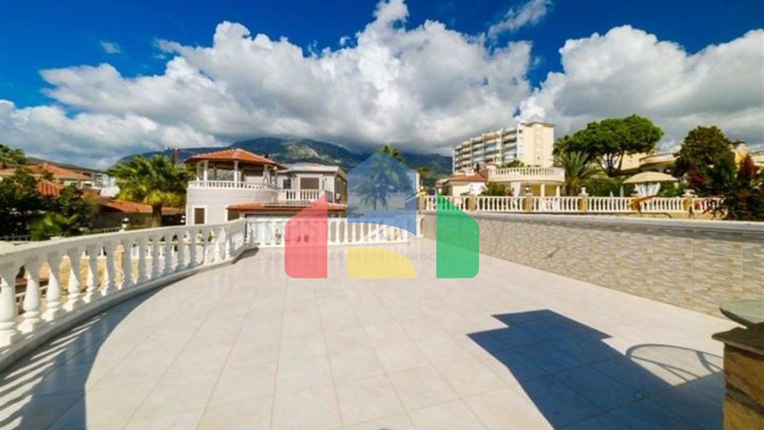 Приватна вілла 2 + 1 в районі Махмутлар всього в 900м від Середземного моря