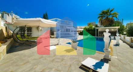 Приватна вілла 2 + 1 в районі Махмутлар всього в 900м від Середземного моря