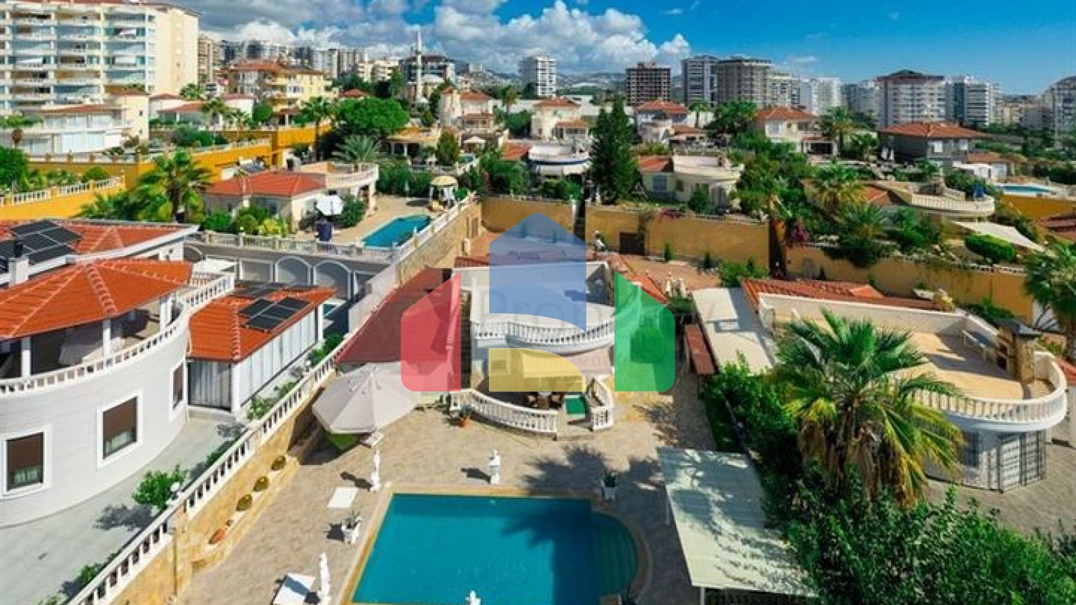 Приватна вілла 2 + 1 в районі Махмутлар всього в 900м від Середземного моря